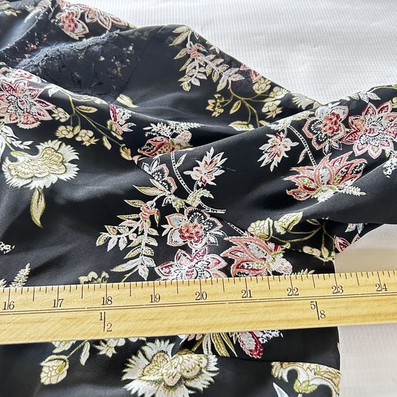 5/$25 Terra & Sky Sheer Button Down Long Sleeve Black Floral size 0X (14W) - Picture 5 of 8